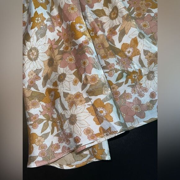 Storia Andrea Floral Top in White Gold Blouse Size Medium NWT - Picture 3 of 11